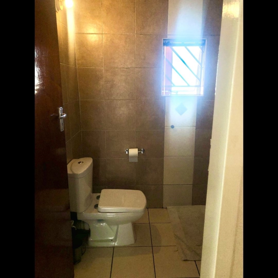 6 Bedroom Property for Sale in Erasmia Gauteng