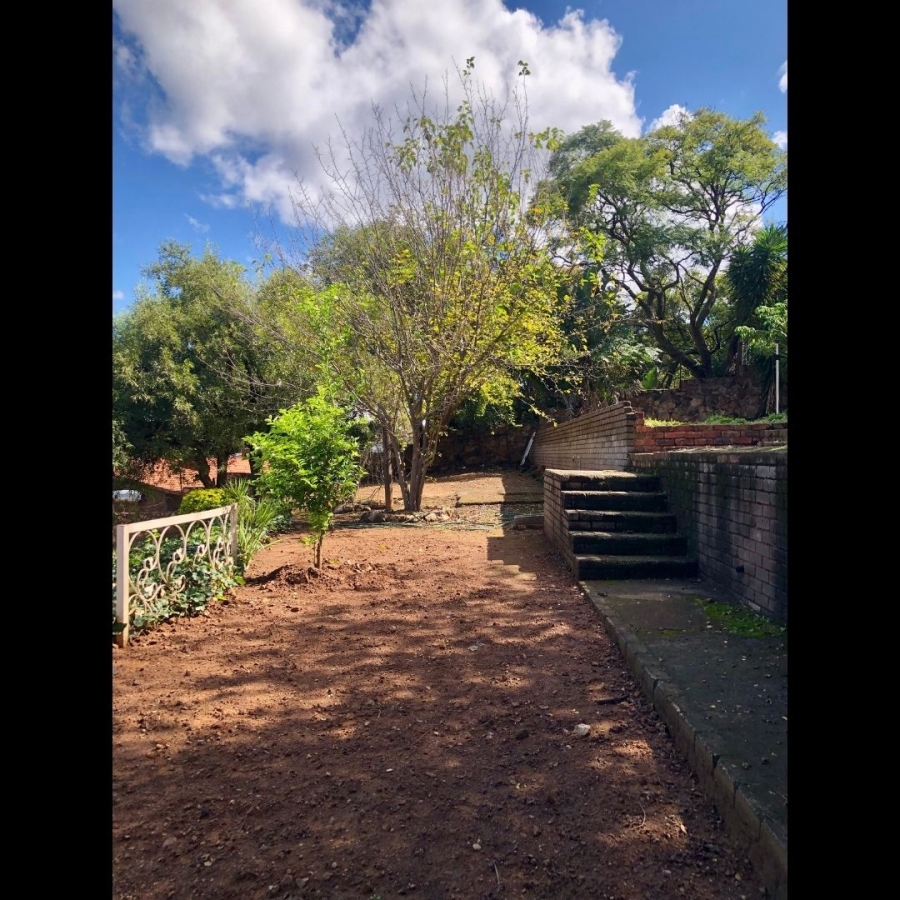 6 Bedroom Property for Sale in Erasmia Gauteng