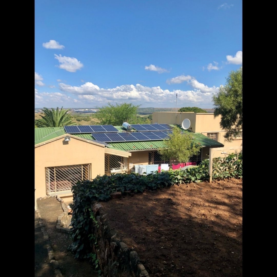 6 Bedroom Property for Sale in Erasmia Gauteng