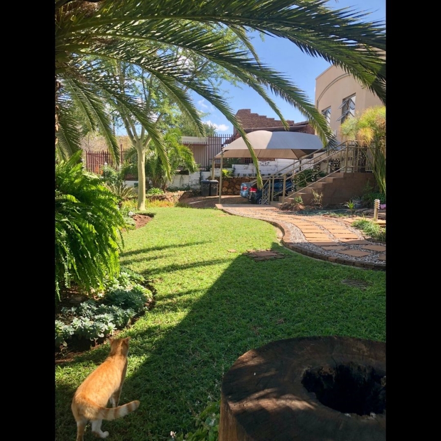 6 Bedroom Property for Sale in Erasmia Gauteng