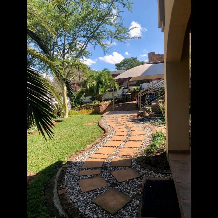 6 Bedroom Property for Sale in Erasmia Gauteng