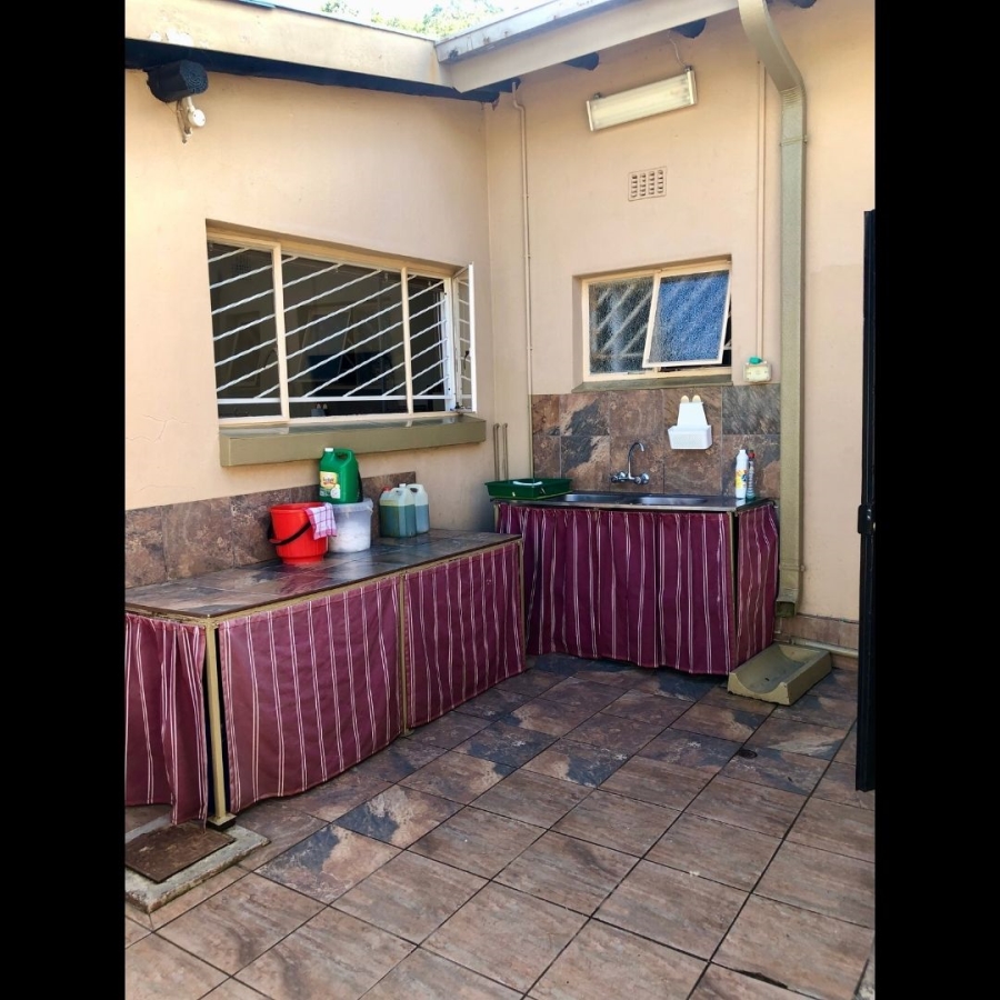 6 Bedroom Property for Sale in Erasmia Gauteng