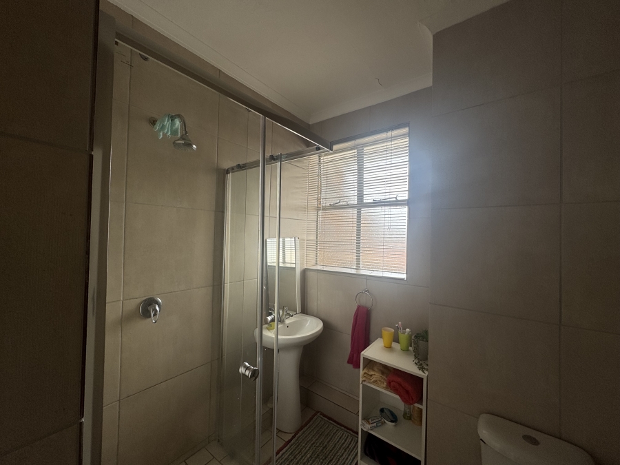 2 Bedroom Property for Sale in New Redruth Gauteng
