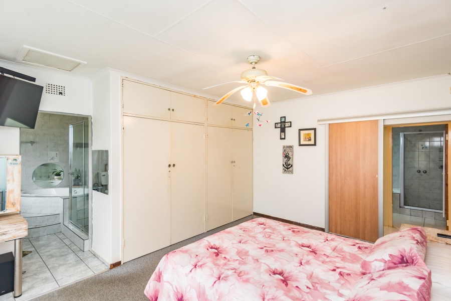 4 Bedroom Property for Sale in Mindalore Gauteng
