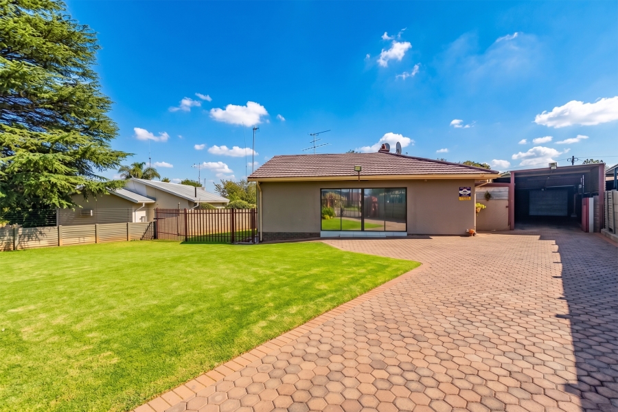 4 Bedroom Property for Sale in Mindalore Gauteng