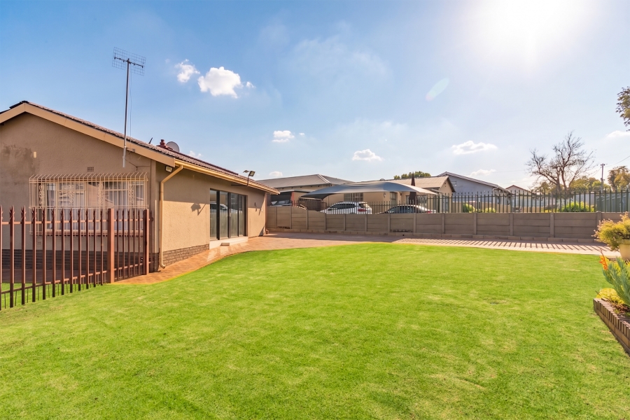 4 Bedroom Property for Sale in Mindalore Gauteng