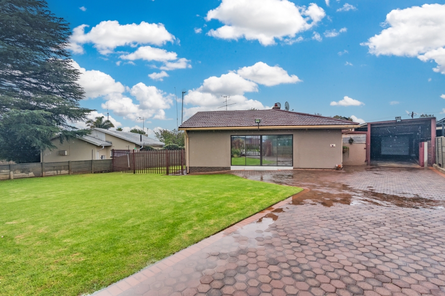 4 Bedroom Property for Sale in Mindalore Gauteng