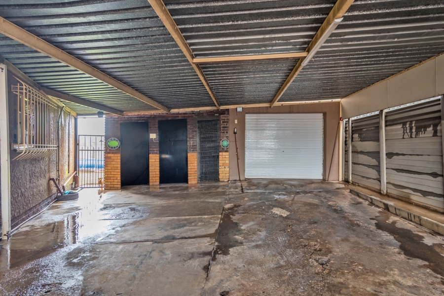 4 Bedroom Property for Sale in Mindalore Gauteng
