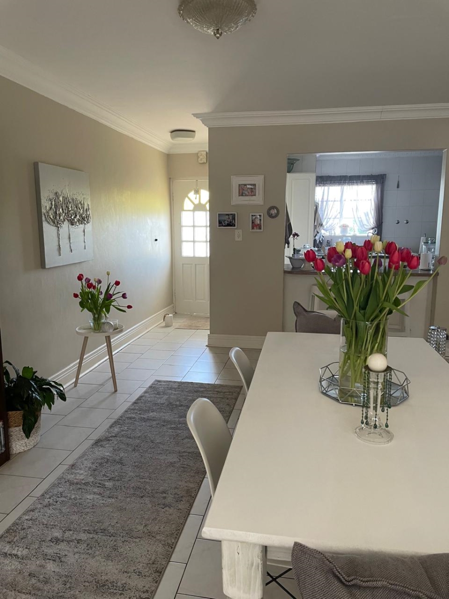 2 Bedroom Property for Sale in Die Hoewes Gauteng
