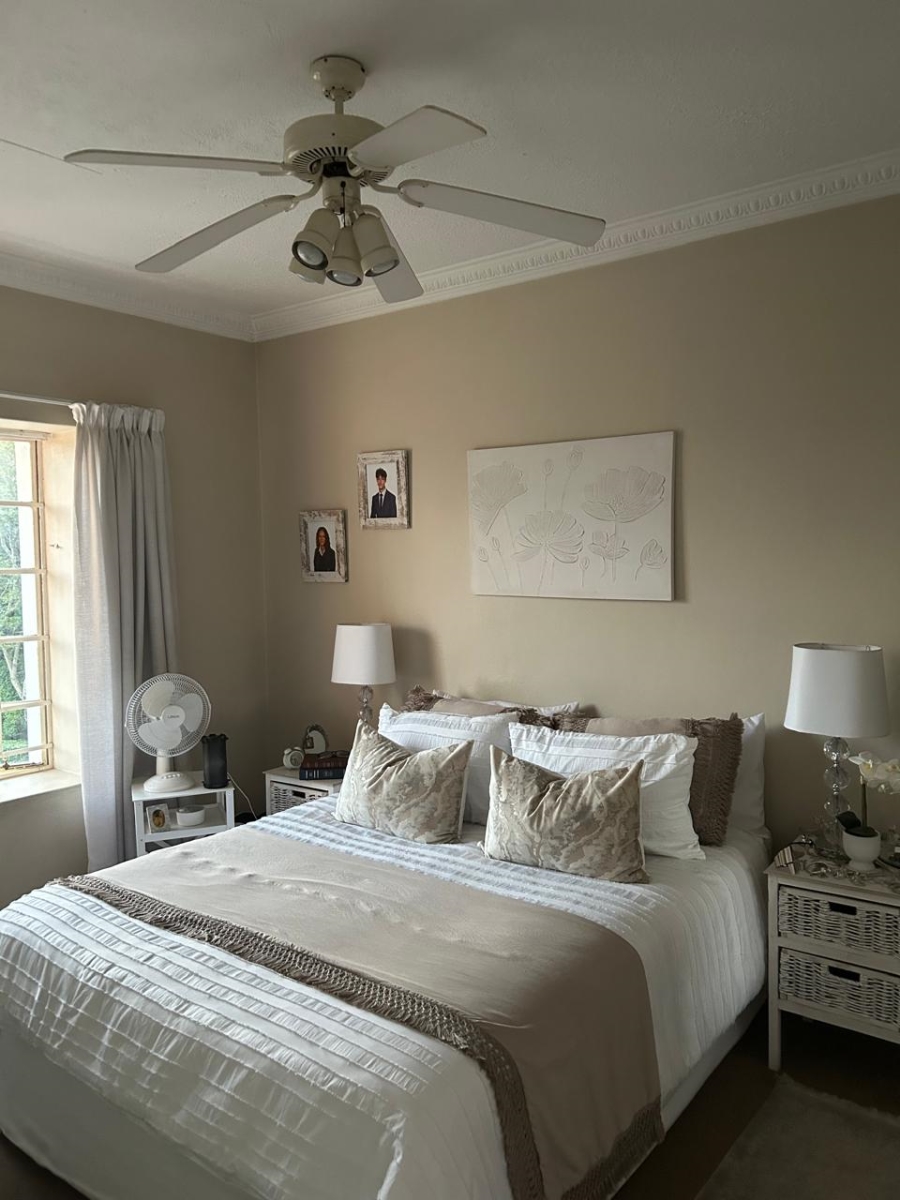 2 Bedroom Property for Sale in Die Hoewes Gauteng