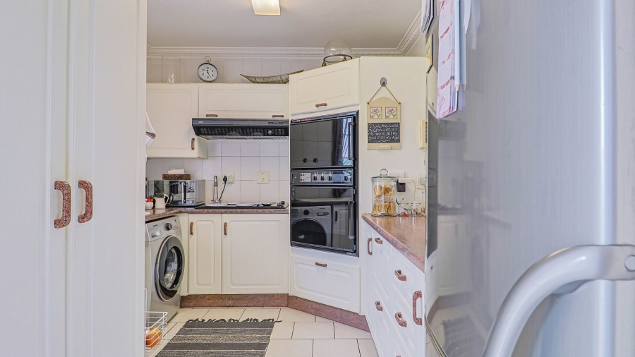 2 Bedroom Property for Sale in Die Hoewes Gauteng