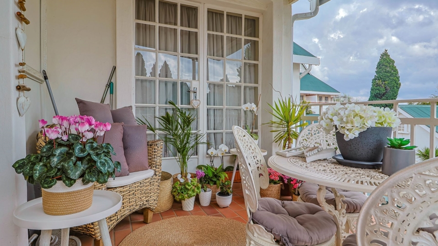 2 Bedroom Property for Sale in Die Hoewes Gauteng