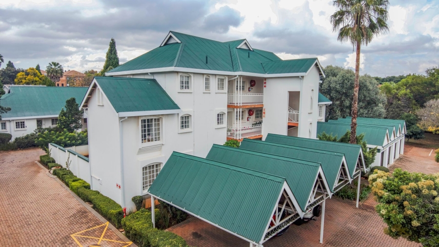 2 Bedroom Property for Sale in Die Hoewes Gauteng