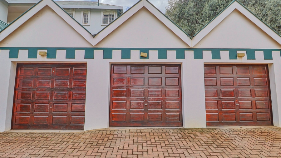 2 Bedroom Property for Sale in Die Hoewes Gauteng