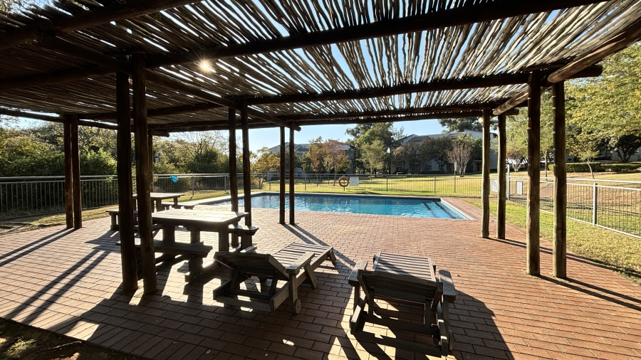 To Let 2 Bedroom Property for Rent in Jackal Creek Golf Estate Gauteng