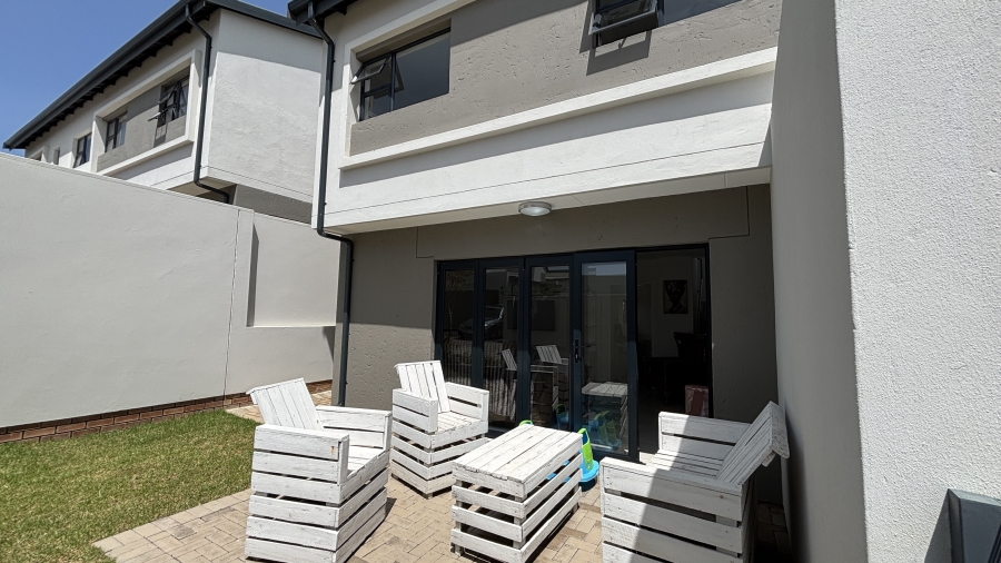 To Let 3 Bedroom Property for Rent in Jackal Creek Golf Estate Gauteng