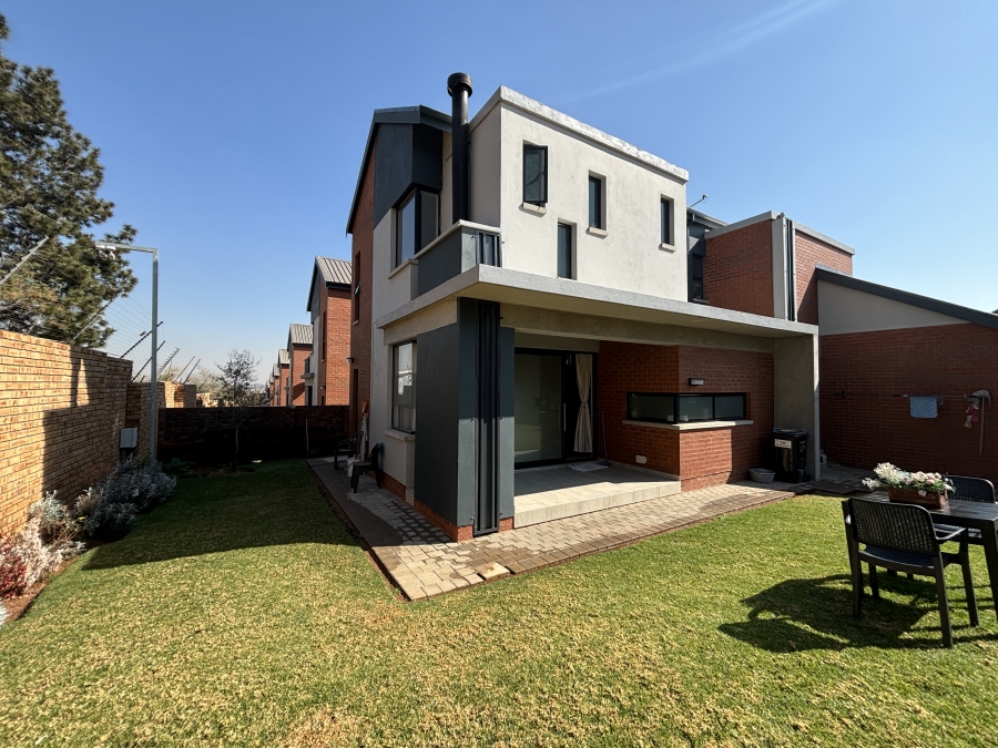 To Let 4 Bedroom Property for Rent in North Riding AH Gauteng