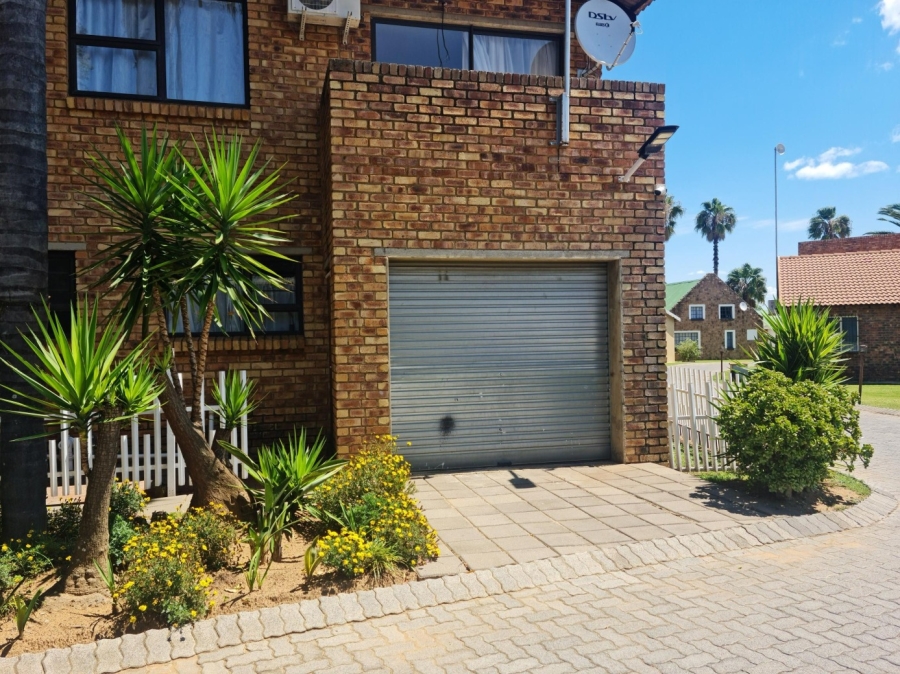 4 Bedroom Property for Sale in Vaal Marina Gauteng