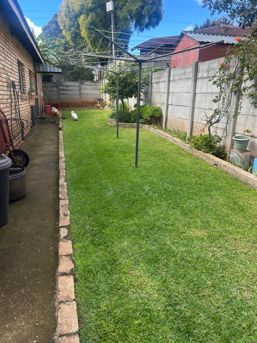 5 Bedroom Property for Sale in Greenhills Gauteng