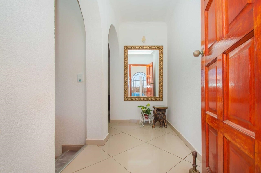 5 Bedroom Property for Sale in Greenhills Gauteng
