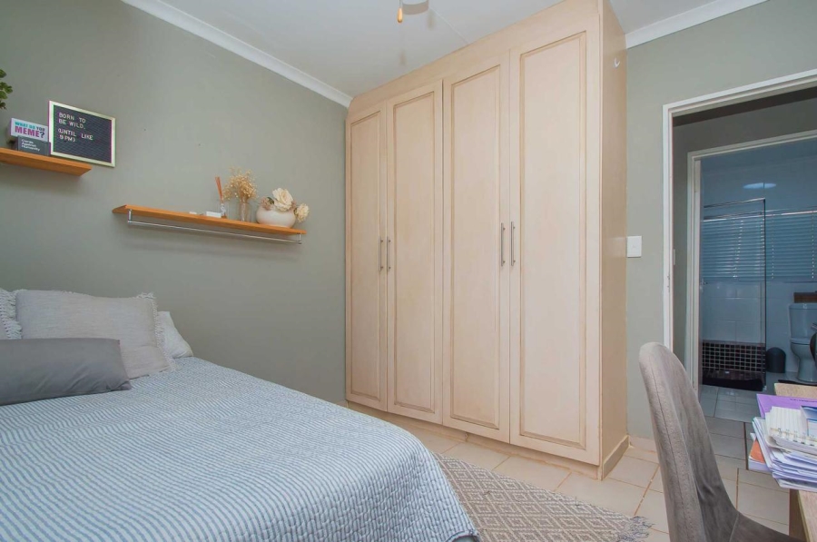 5 Bedroom Property for Sale in Greenhills Gauteng