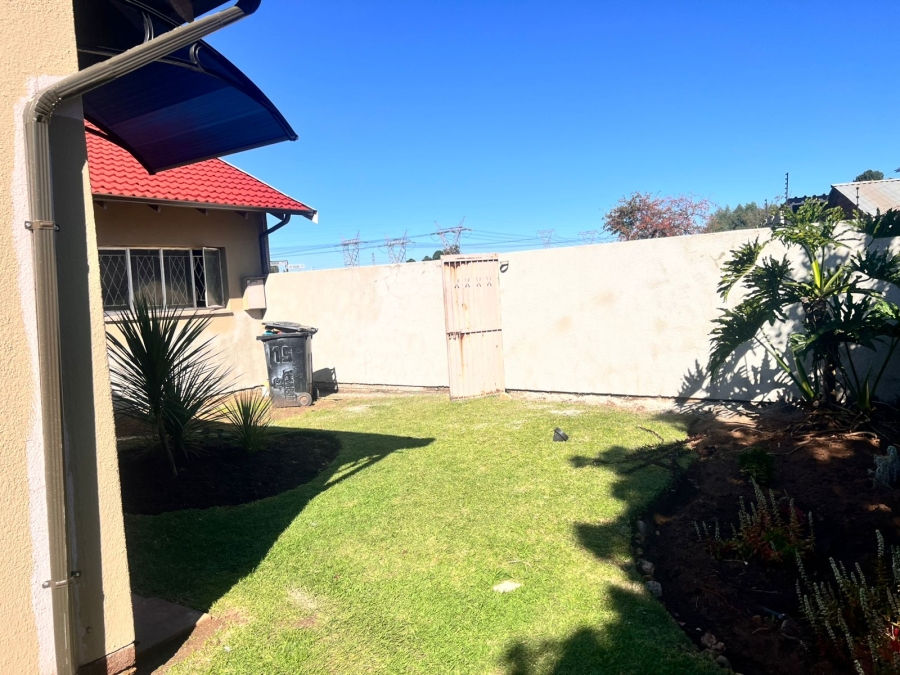 To Let 1 Bedroom Property for Rent in Brackenhurst Gauteng