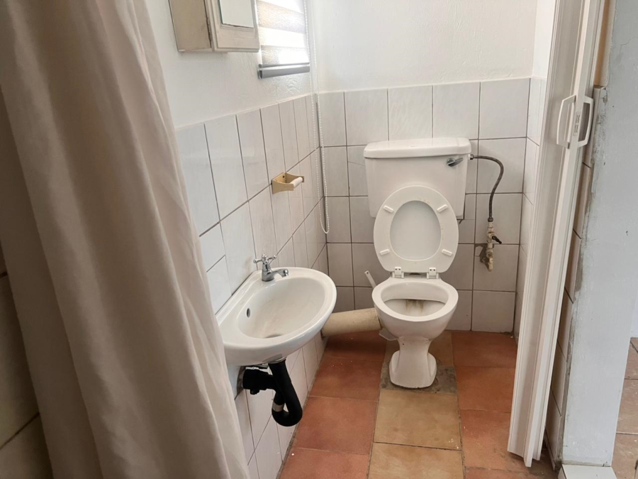 To Let 1 Bedroom Property for Rent in Brackenhurst Gauteng