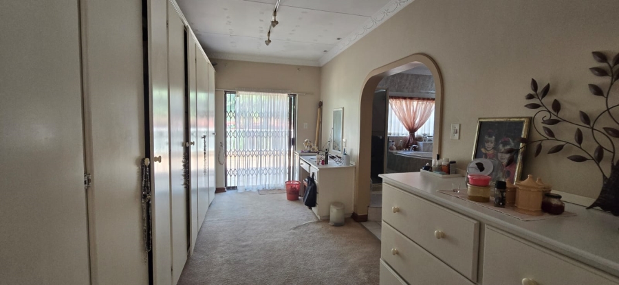 6 Bedroom Property for Sale in Amandasig Gauteng