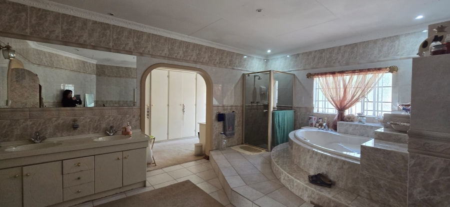 6 Bedroom Property for Sale in Amandasig Gauteng