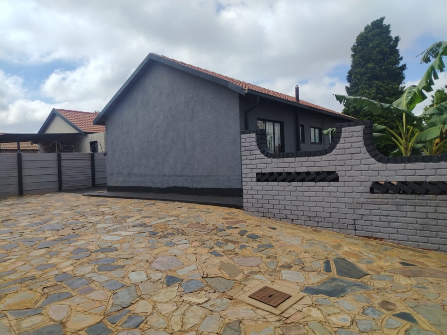3 Bedroom Property for Sale in Villa Liza Gauteng