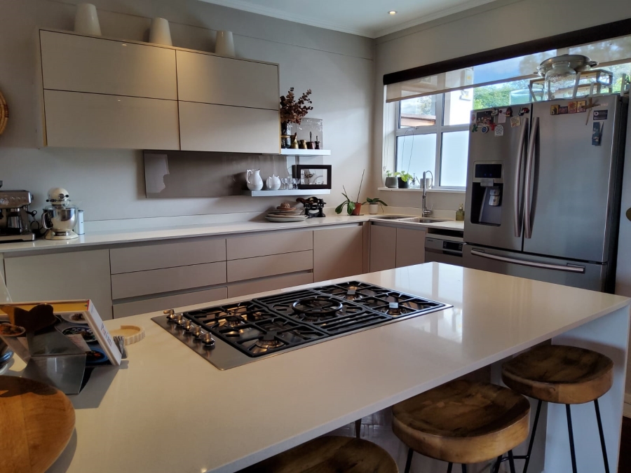 To Let 2 Bedroom Property for Rent in Illovo Gauteng