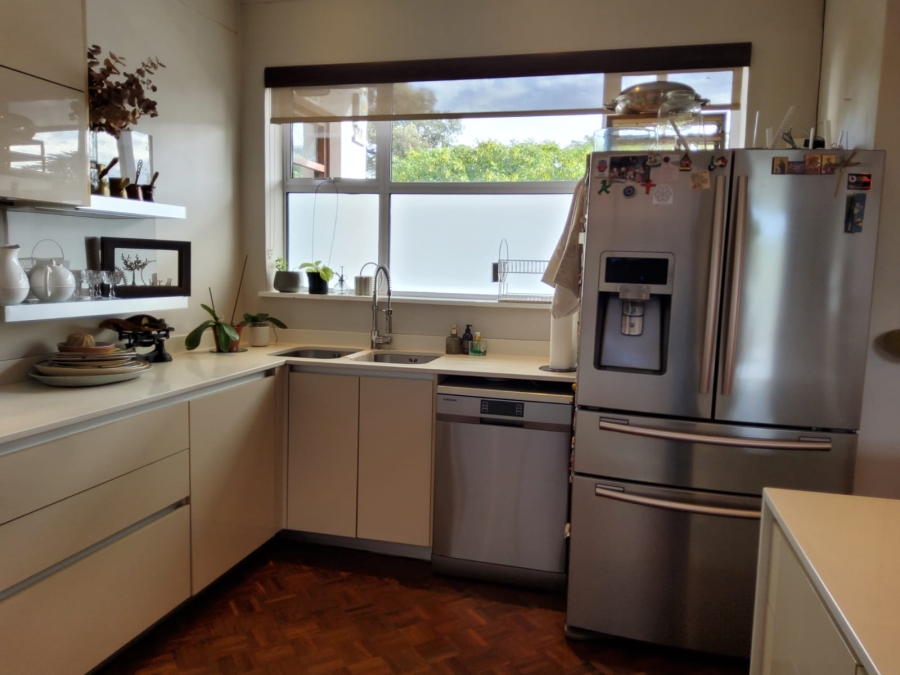 To Let 2 Bedroom Property for Rent in Illovo Gauteng