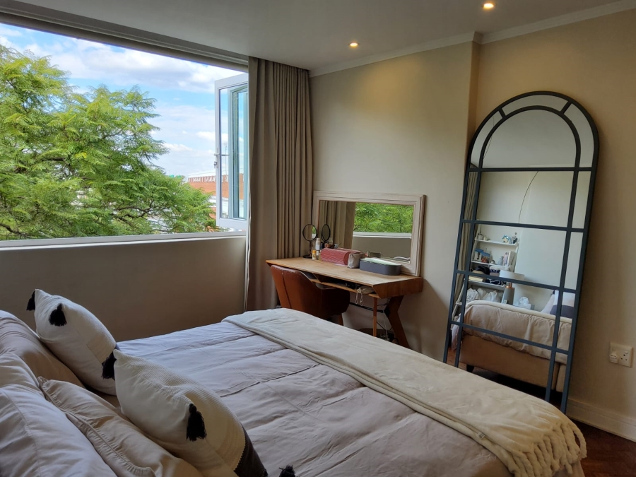 To Let 2 Bedroom Property for Rent in Illovo Gauteng