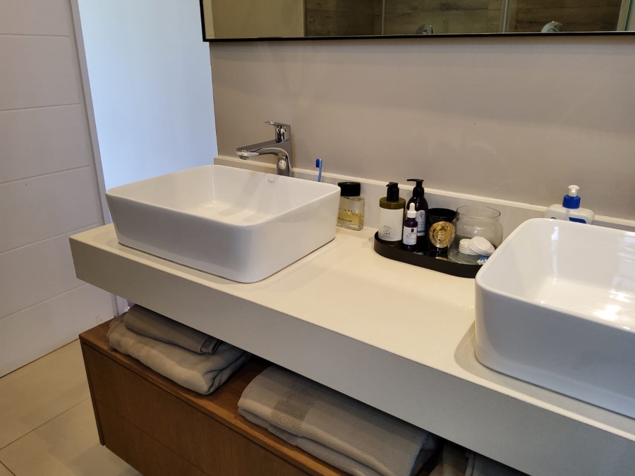 To Let 2 Bedroom Property for Rent in Illovo Gauteng