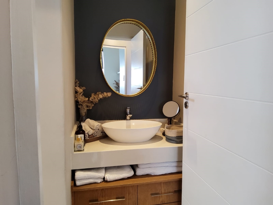 To Let 2 Bedroom Property for Rent in Illovo Gauteng