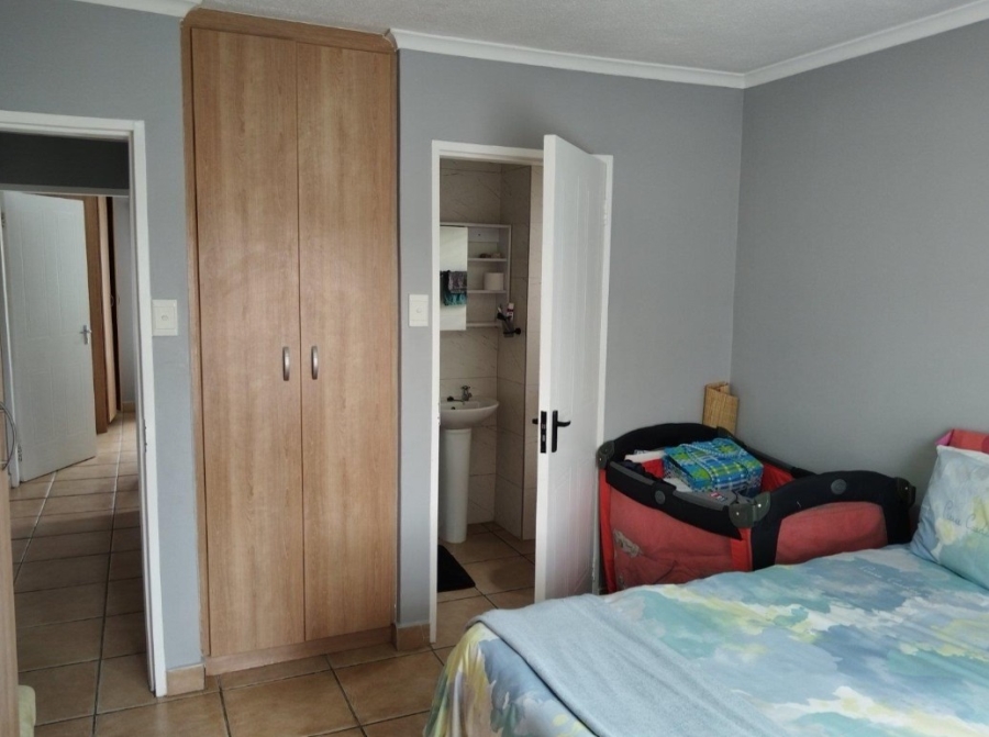 3 Bedroom Property for Sale in Meredale Gauteng