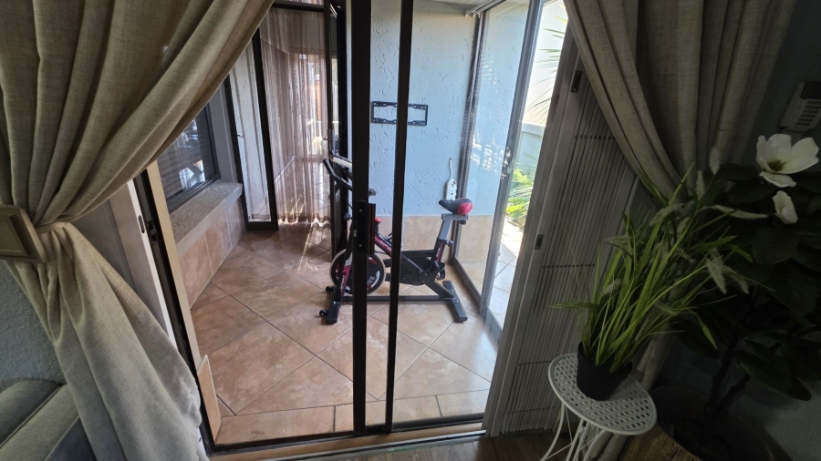 5 Bedroom Property for Sale in Bougainvillea Estate Gauteng