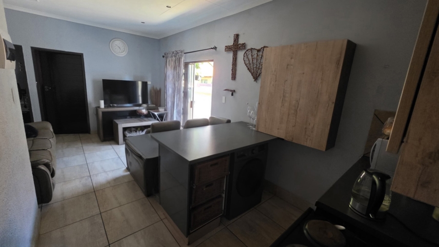 5 Bedroom Property for Sale in Bougainvillea Estate Gauteng