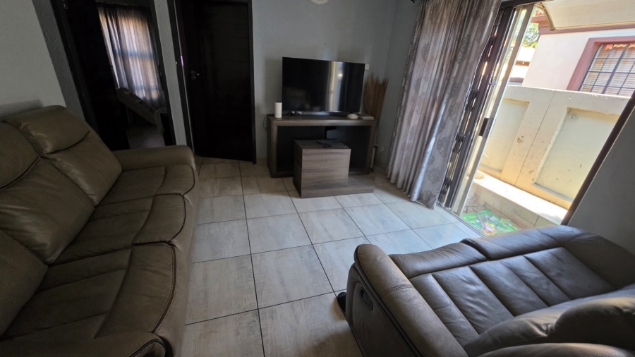 5 Bedroom Property for Sale in Bougainvillea Estate Gauteng