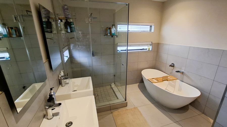 3 Bedroom Property for Sale in Bryanston Gauteng