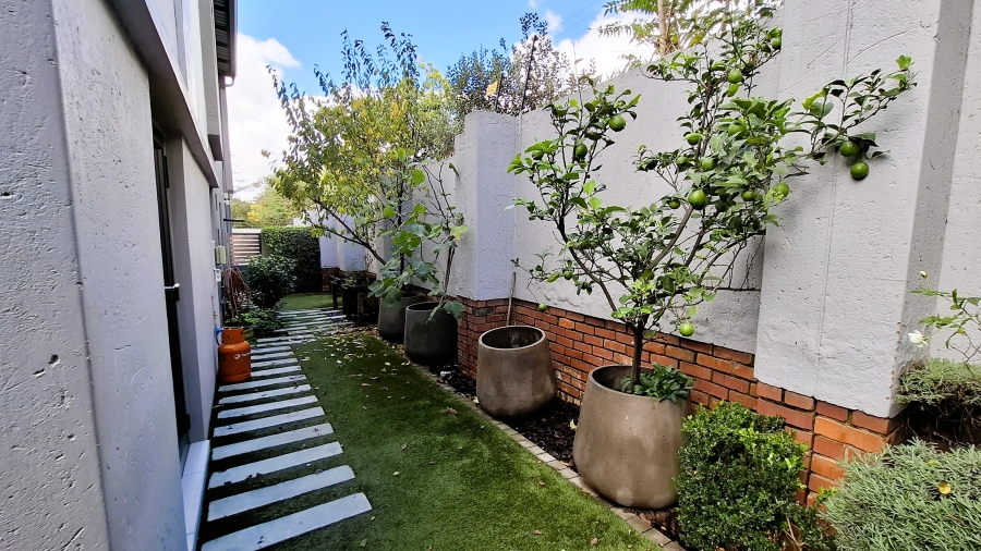 3 Bedroom Property for Sale in Bryanston Gauteng