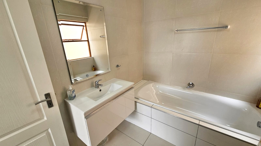 3 Bedroom Property for Sale in Mooikloof Gauteng