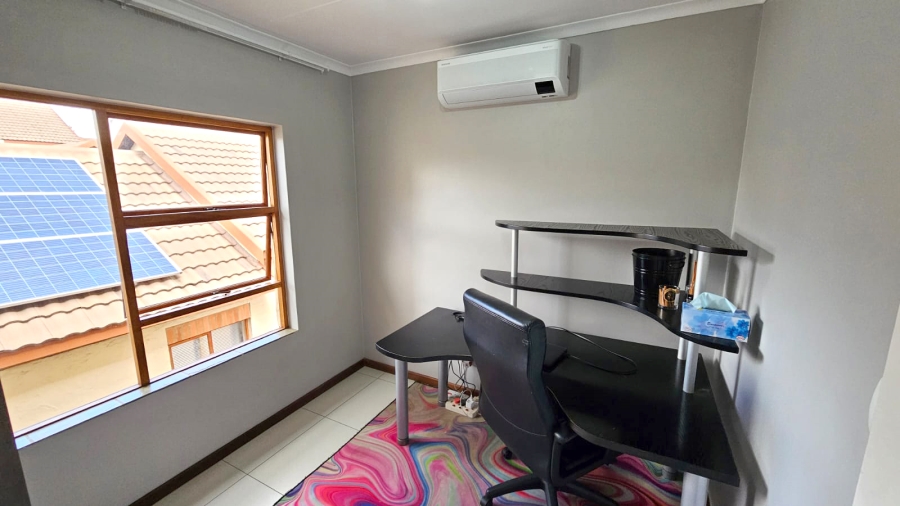3 Bedroom Property for Sale in Mooikloof Gauteng
