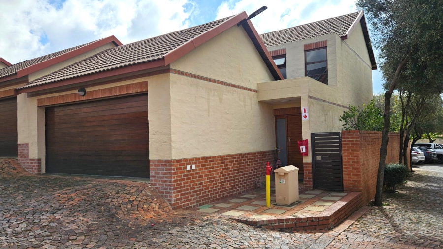 3 Bedroom Property for Sale in Mooikloof Gauteng