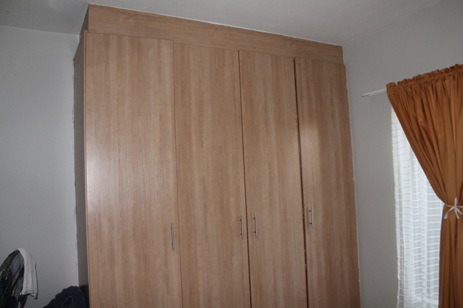 2 Bedroom Property for Sale in Towerby Gauteng