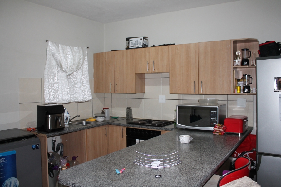 2 Bedroom Property for Sale in Towerby Gauteng