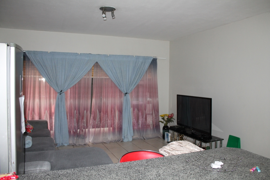 2 Bedroom Property for Sale in Towerby Gauteng