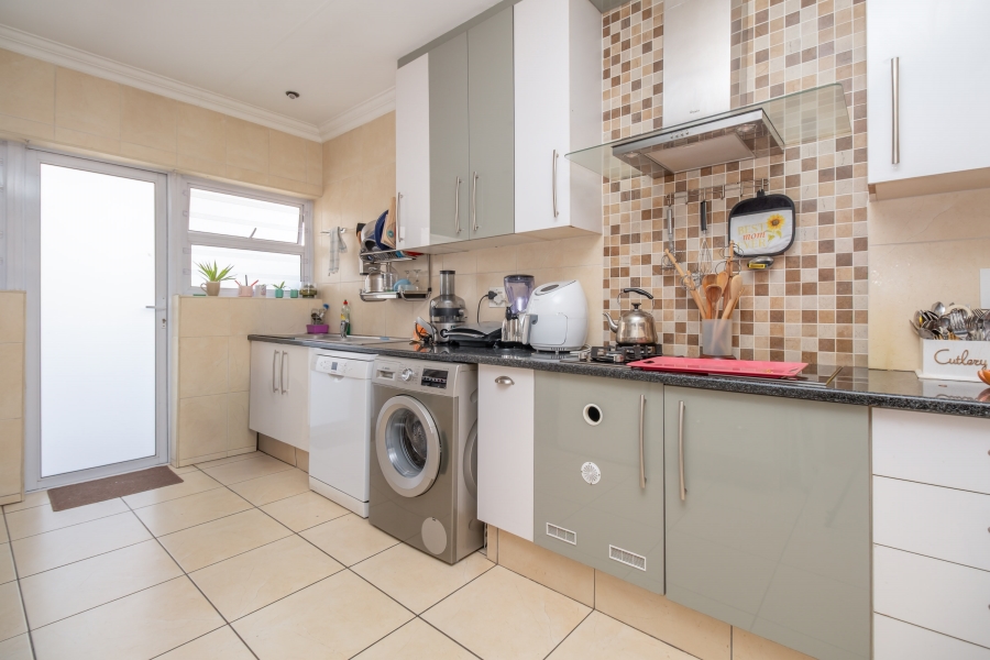 2 Bedroom Property for Sale in Woodmead Gauteng