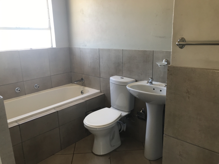 2 Bedroom Property for Sale in Albertsdal Gauteng