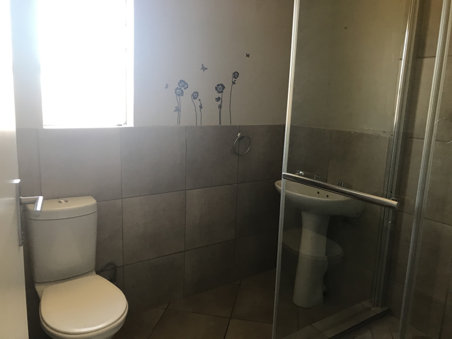 2 Bedroom Property for Sale in Albertsdal Gauteng